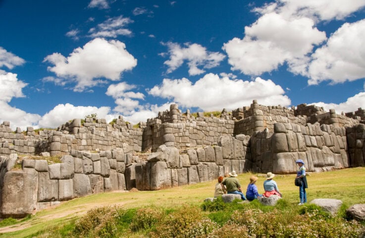 guided-tour-inca-trail-hike-ruins-sacsahuaman-peru